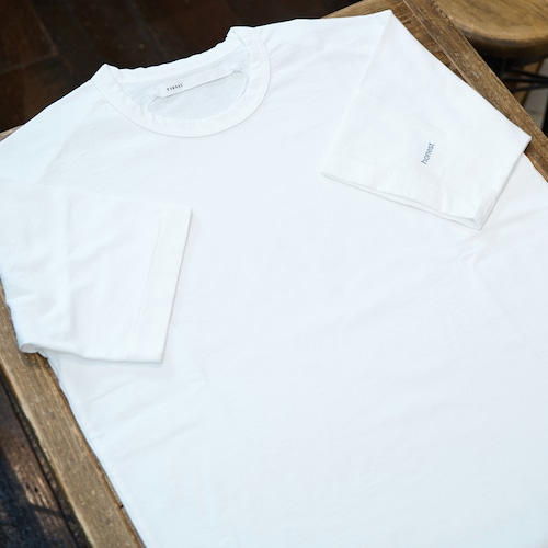TOHNAI（トーナイ）　スモールプリント　クルーネックTシャツ　ホワイト