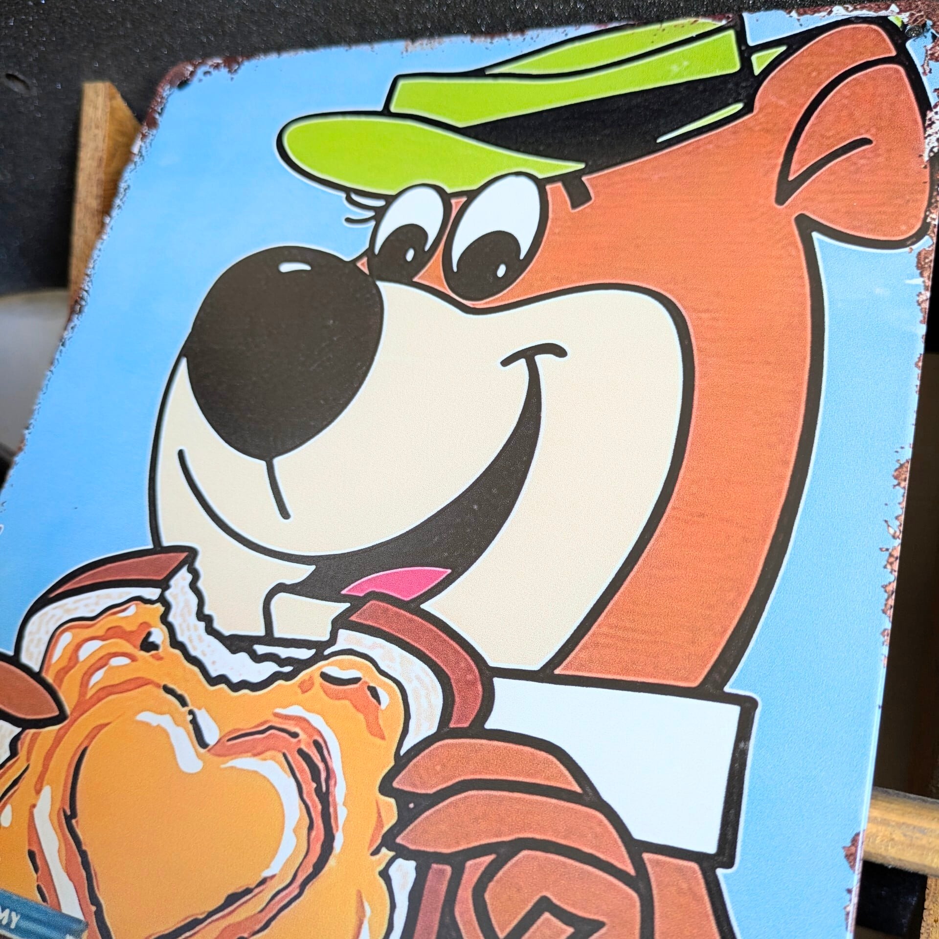 送料無料!ちょうどいいブリキ看板 【 SKIPPY ( スキッピー ) 】『 ヨギ・ベア 』ハンナ・バーベラ / クマゴロー METAL SIGN / メタルサイン / ブリキ看板 / サインボード / ビンテージ加工〚アメリカン雑貨 アメトイ〛