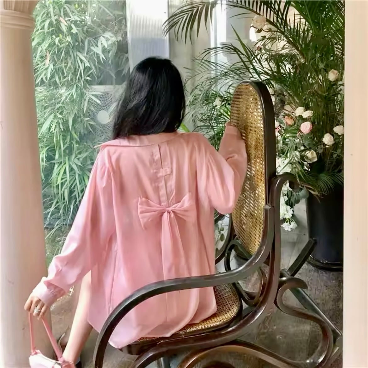 バックリボンシアーシャツ