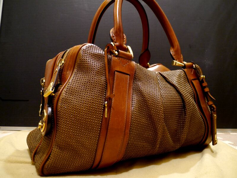日本初の バーバリープローサム ミクロスタッズバッグ burberry