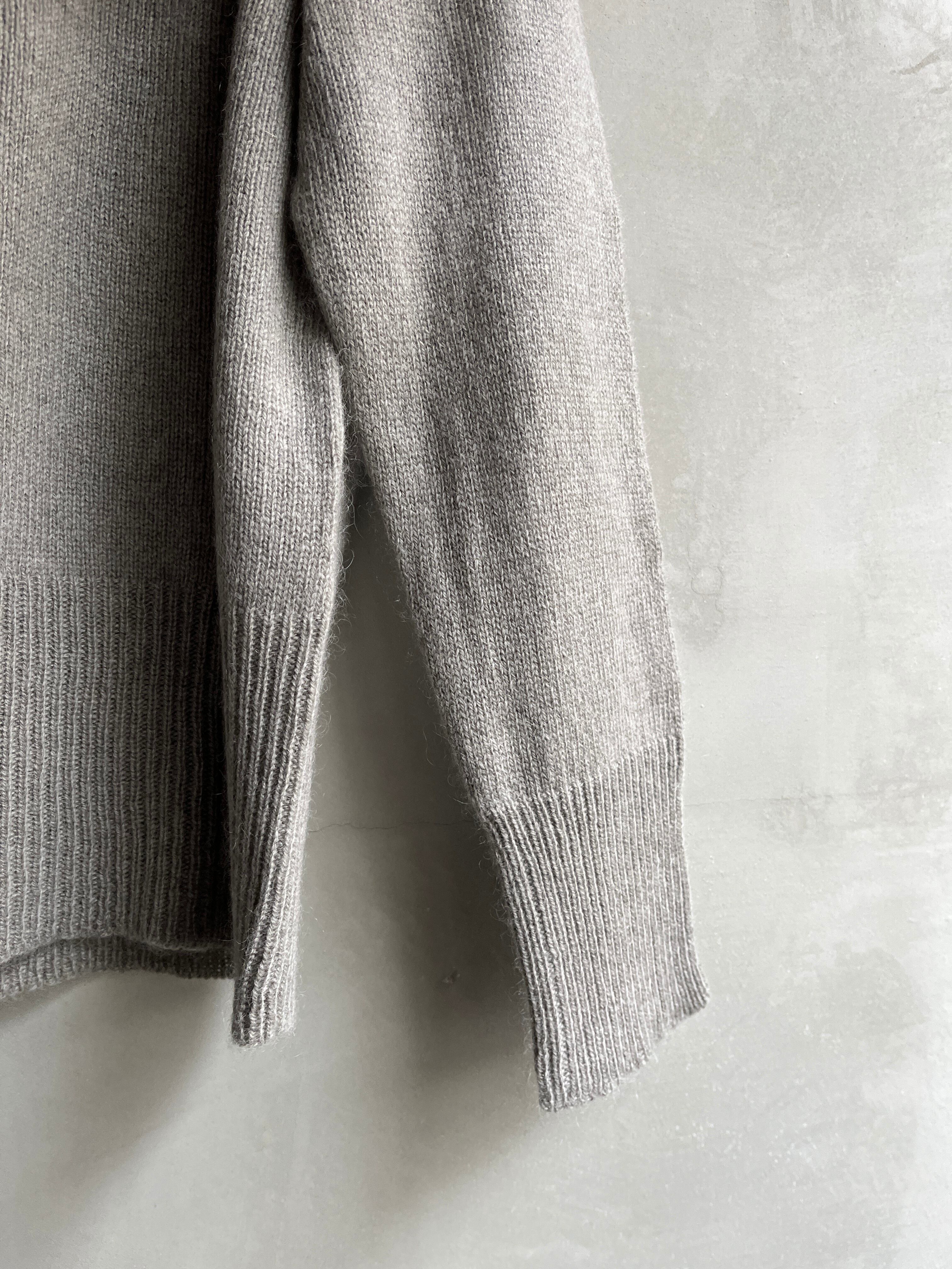 eleven 2nd｜イレブンセカンド｜ヤクラウンドネックセーター ｜グレー