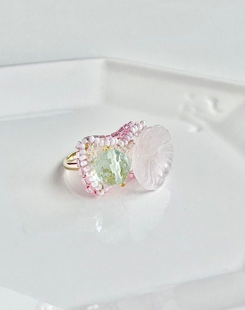 おともにしたい天然石のゆびわ キティ