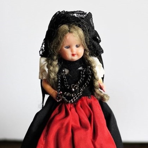スリープアイドール  民族衣装人形  フランス