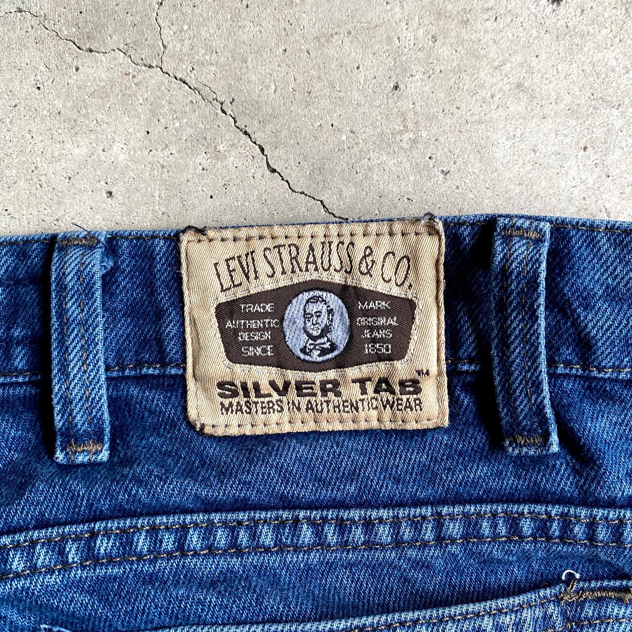 90年代〜 Levi's リーバイス SILVER TAB シルバータブ タック入り ワイド バギー テーパード デニムパンツ メンズW34 古着  90s ヴィンテージ ビンテージ 【デニムパンツ】【AL2109】 | cave 古着屋【公式】古着通販サイト