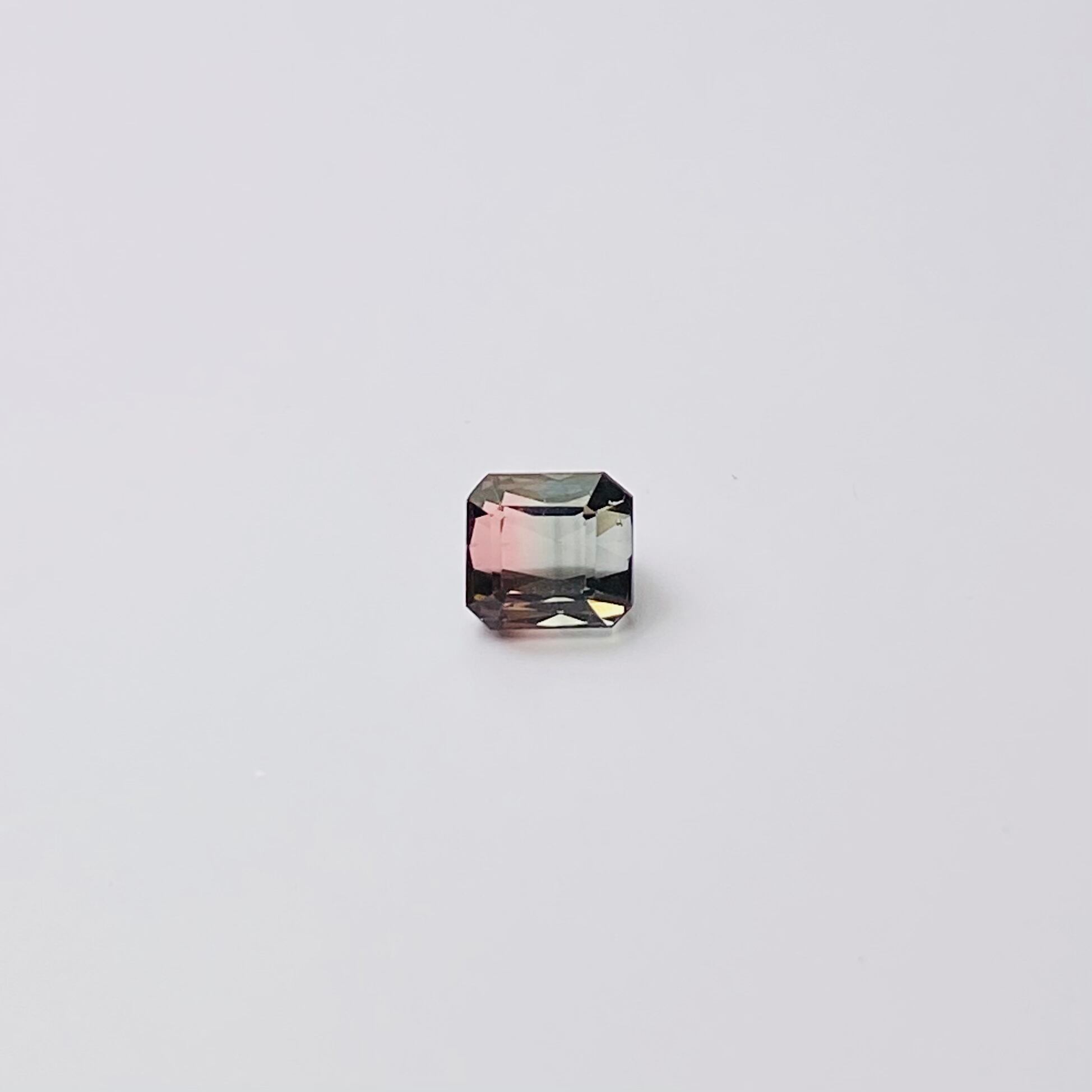 ブラックピンクのセクシーバイカラートルマリン♡