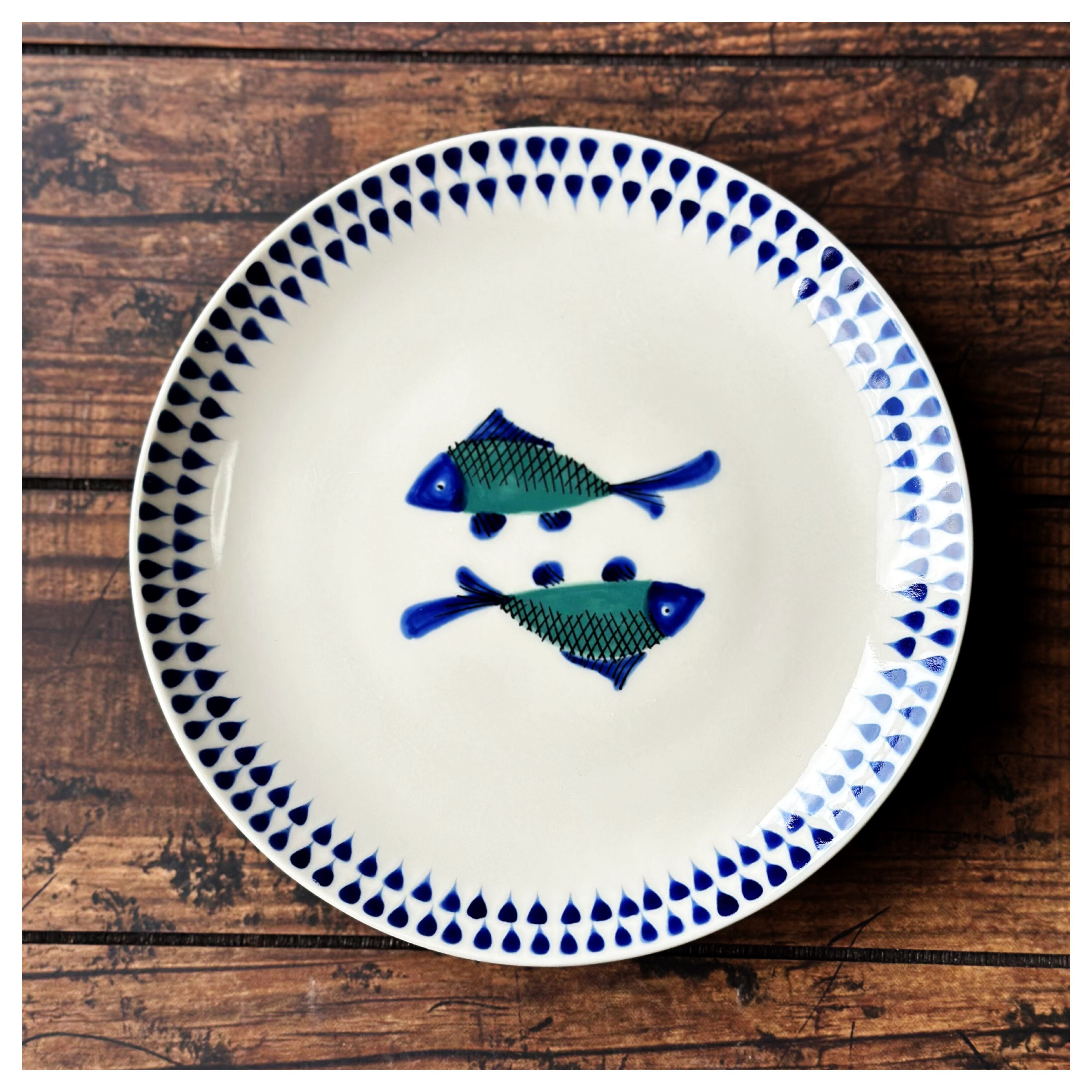 【ベトナム】バッチャン焼き　魚模様の陶磁器食器セット ベトナム】バッチャン焼き 魚模様の陶磁器食器セット