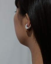 Tema’ Baco - Kaigara “moonC” ：SV｜貝殻ピンクブラウン／2WAYイヤーカフ（Acrylic × Brass）