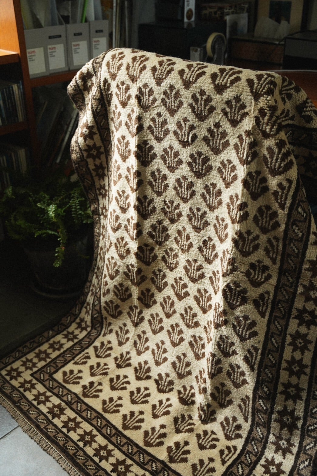 1151-Vintage Taimani rug | 手織りのヴィンテージラグ専門店 1151-Vintage Taimani rug | 手織りのヴィンテージラグ専門店