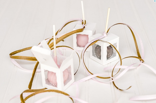 White Flower Jelly Pop Boxes