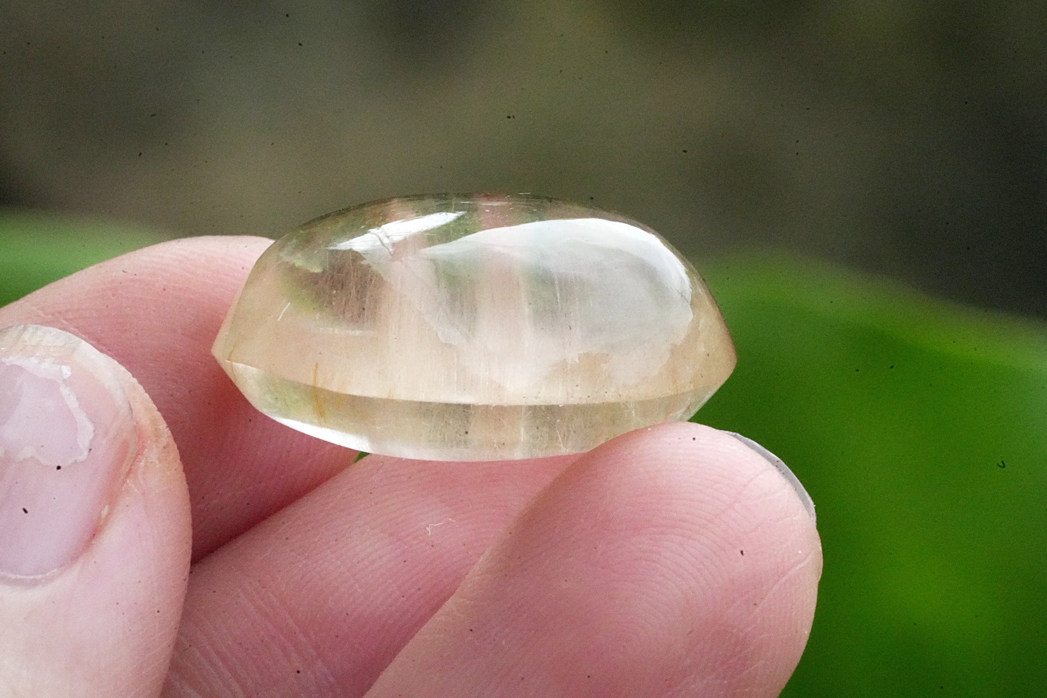 ふわり☆アンフィボール ガーデンクォーツ s1561 | Funky garuda Stone