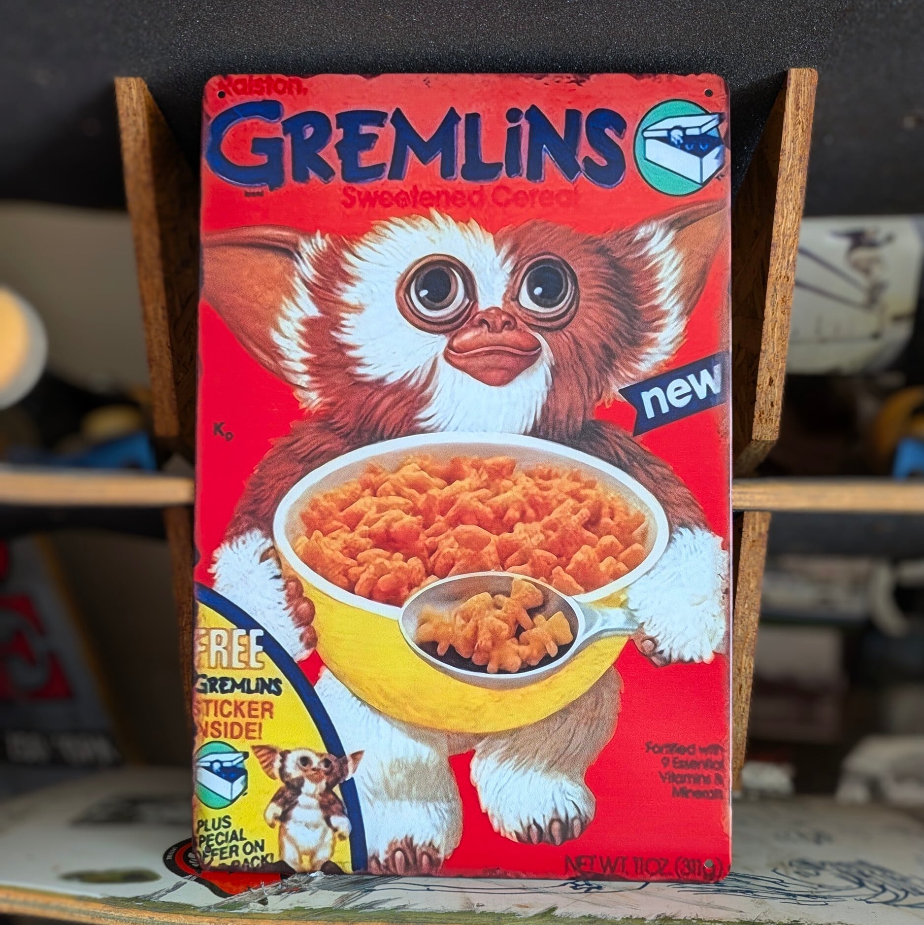 送料無料！ちょうどいいブリキ看板【 Gremlins （ グレムリン ）】ギズモ / METAL SIGN / メタルサイン / ブリキ看板 / サインボード / ビンテージ加工 〚アメリカン雑貨 アメトイ〛