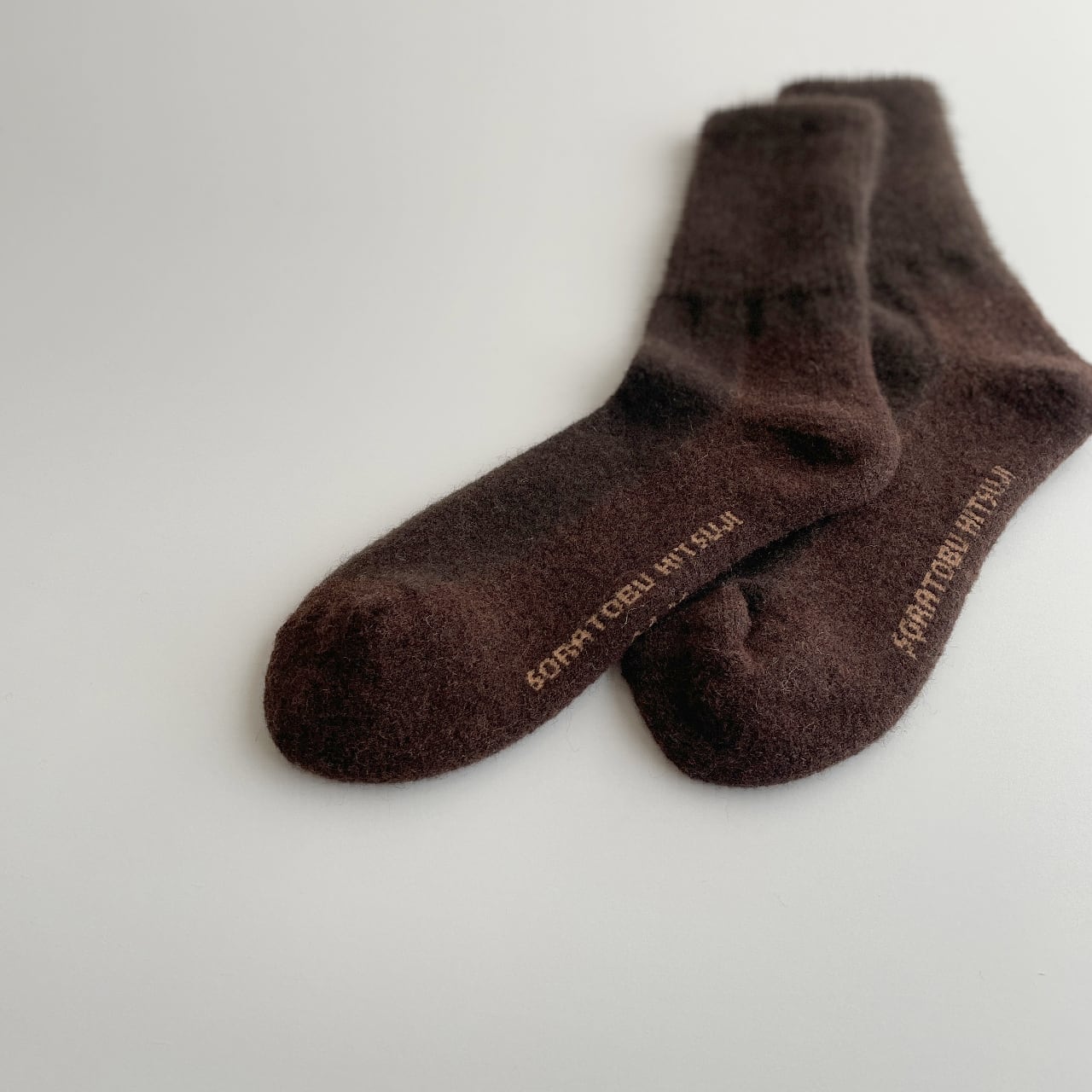□ヤク（yak） | 空飛ぶ羊 BASE webshop｜モンゴルのあたたかい靴下と