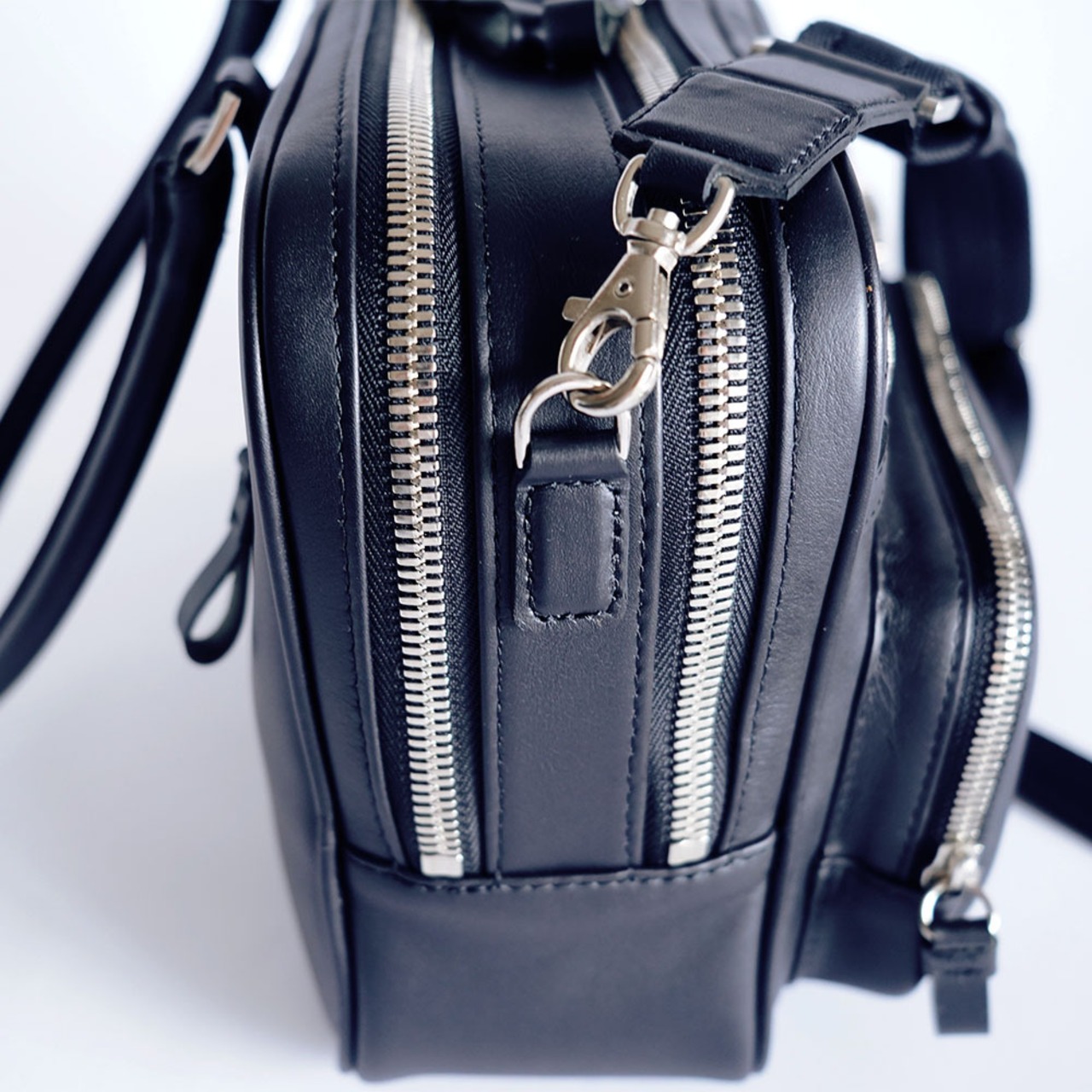 【本革】ワンハンドル ボストンバッグ|de’syu|端正なフォルム&カーフレザー|ミニマルで印象的・画像8