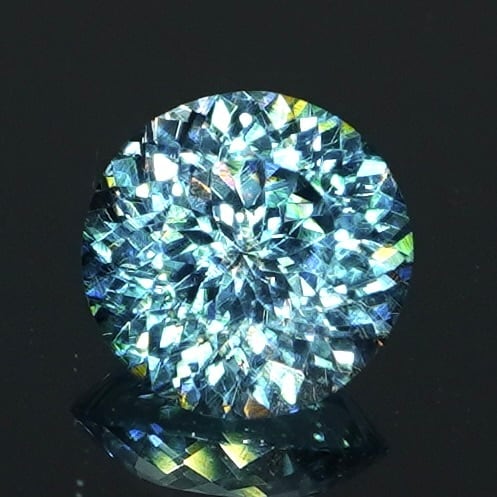 【DISCOVERY】Bright Brilliant Cut®︎ “160 Facets” 0.6ct Natural Blue Zircon