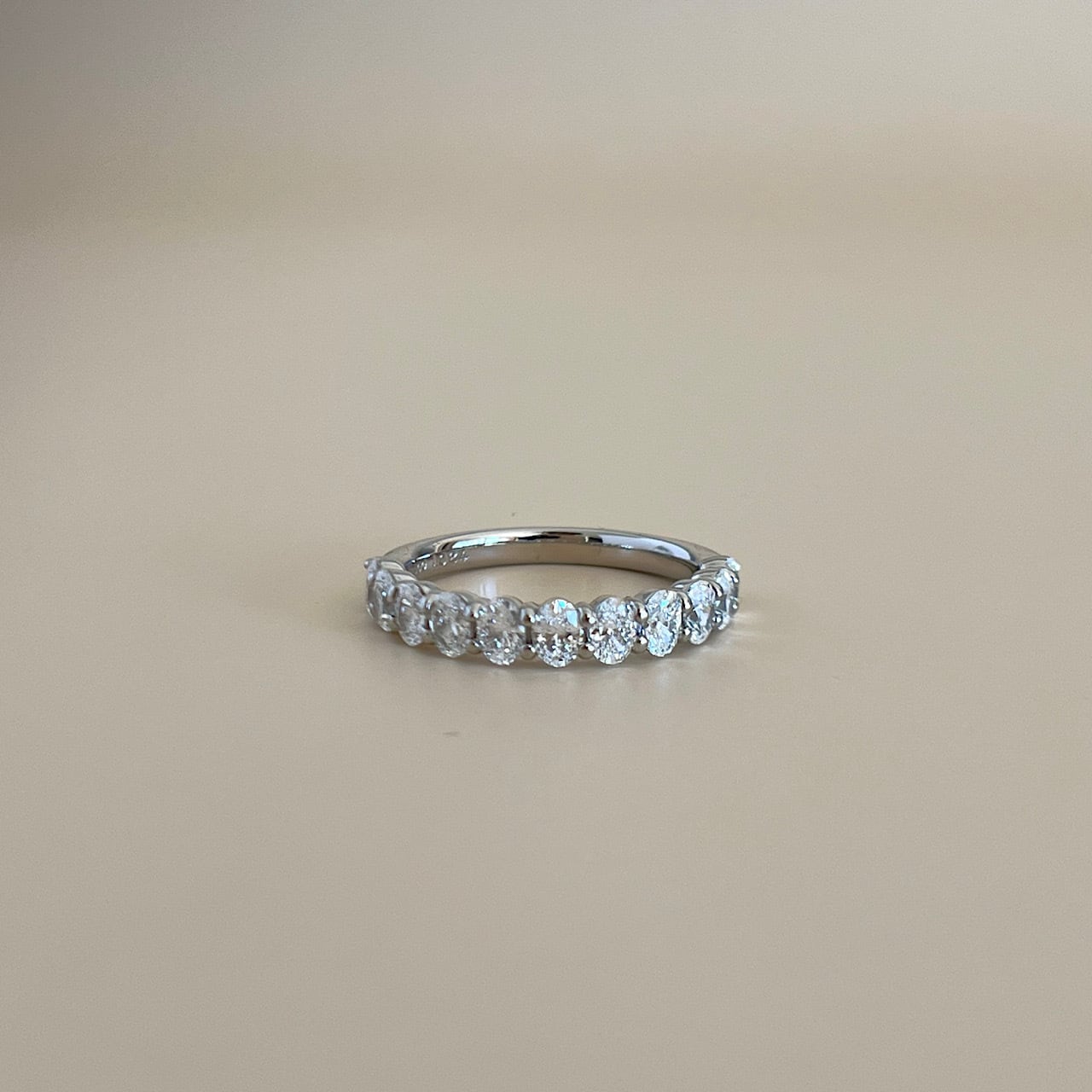 オーバルカット ダイヤモンド ハーフエタニティリング S 1.00 ct プラチナ チェカ 鑑定書付 | cheka Diamond &  Jewelry powered by BASE