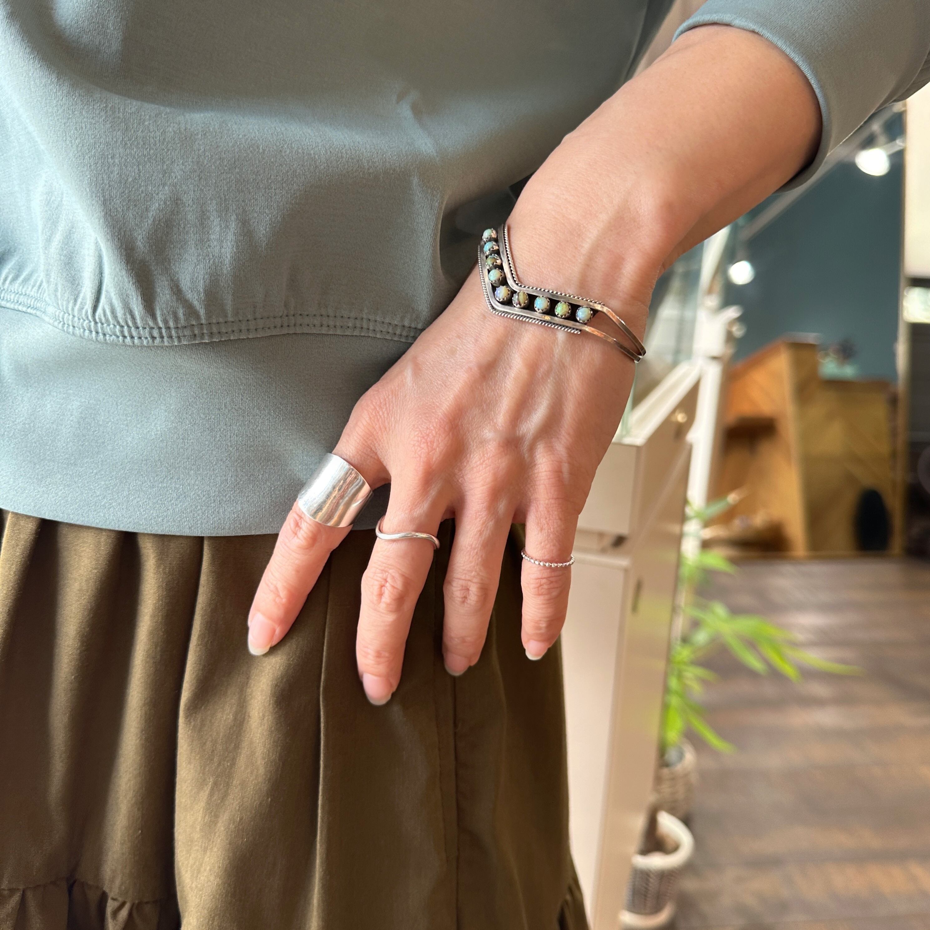 Indian Jewelry 》 オパール V型 バングル | 【公式通販】鎌倉の