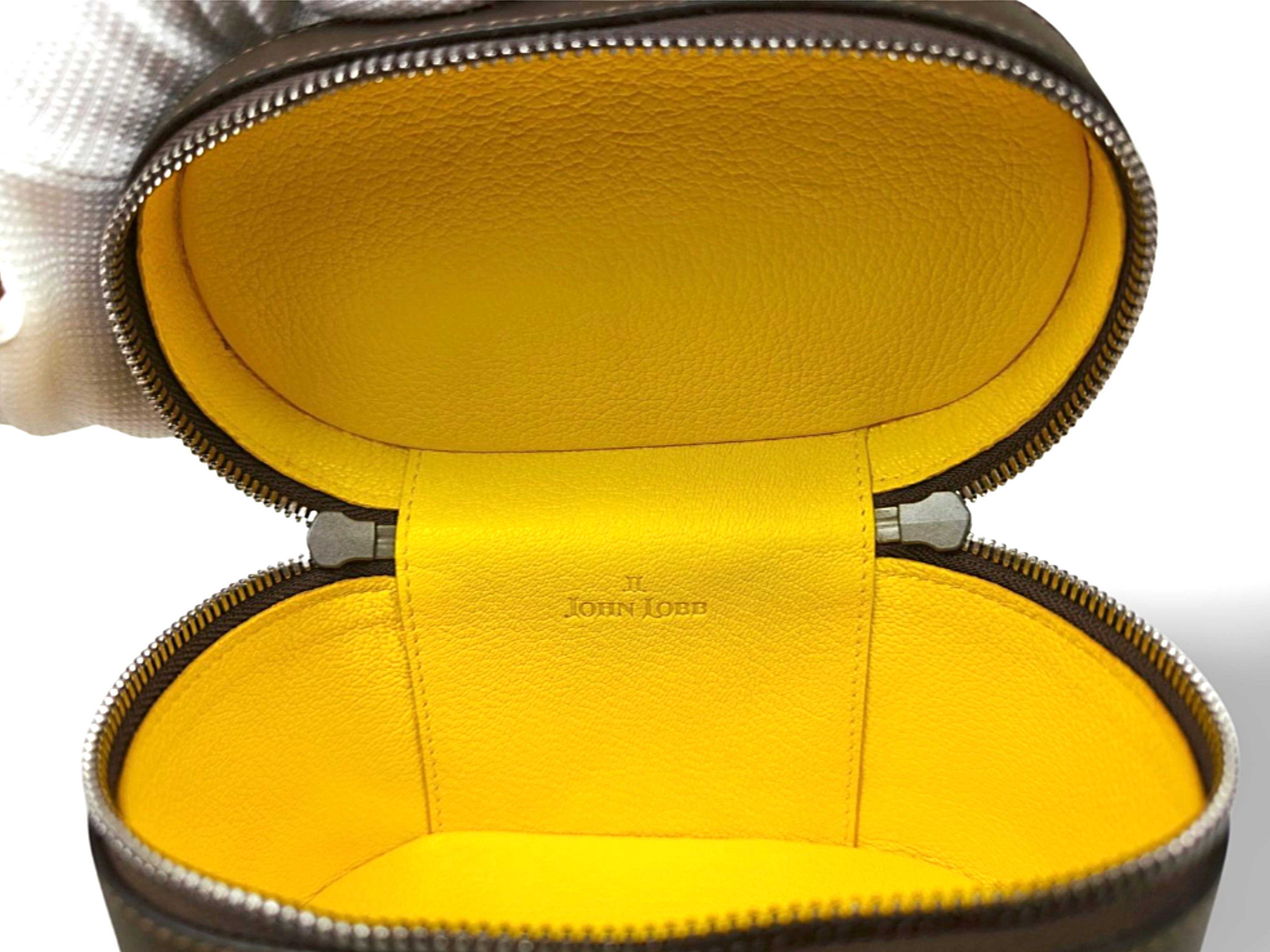 ☆幻のレア・黄箱時代・新品未使用☆ ジョンロブ トラベルケース