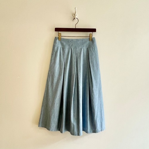 C21805【Megumi】Chambray Tuck Skirt