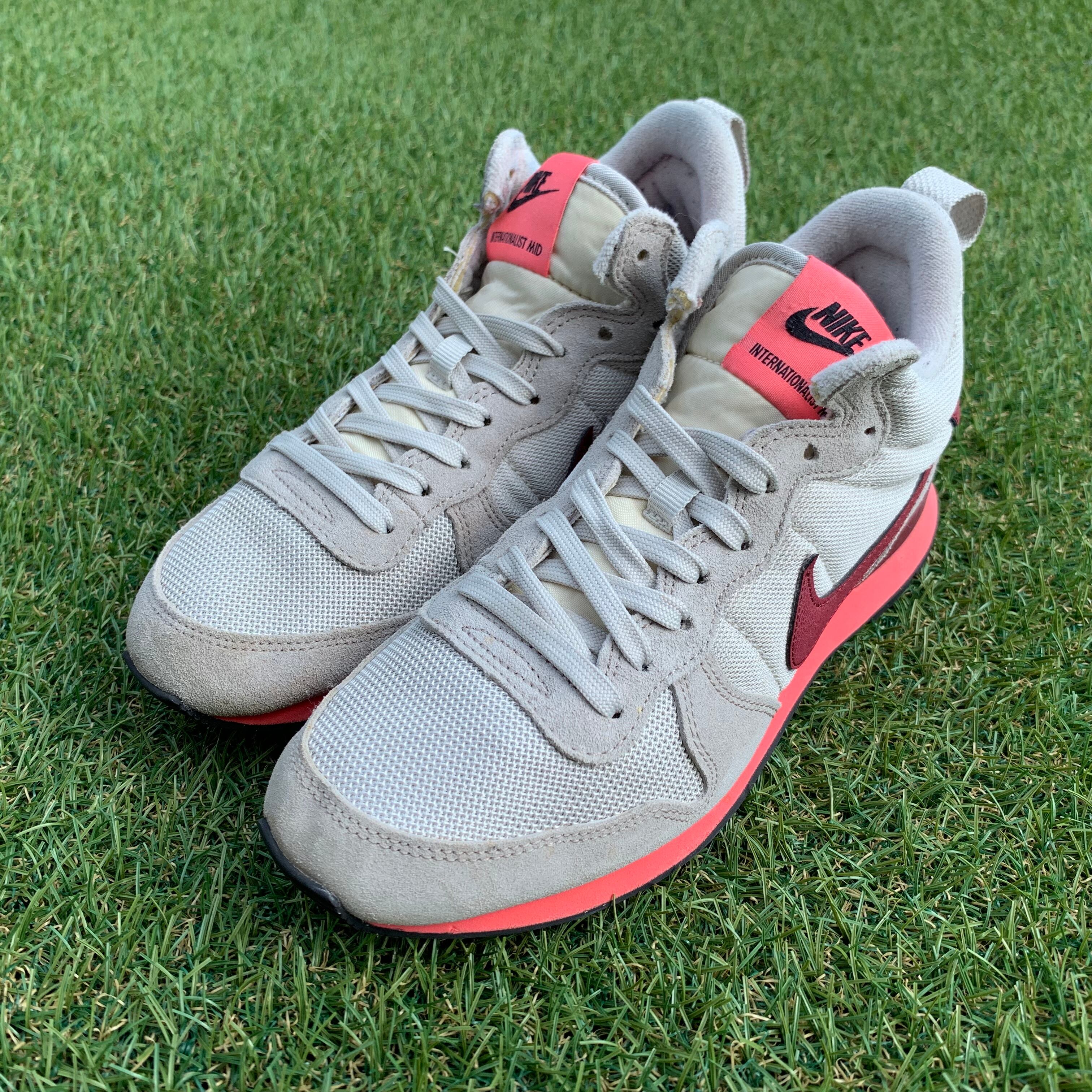 NIKE INTERNATIONALIST MID ナイキ インターナショナリストミッド B903