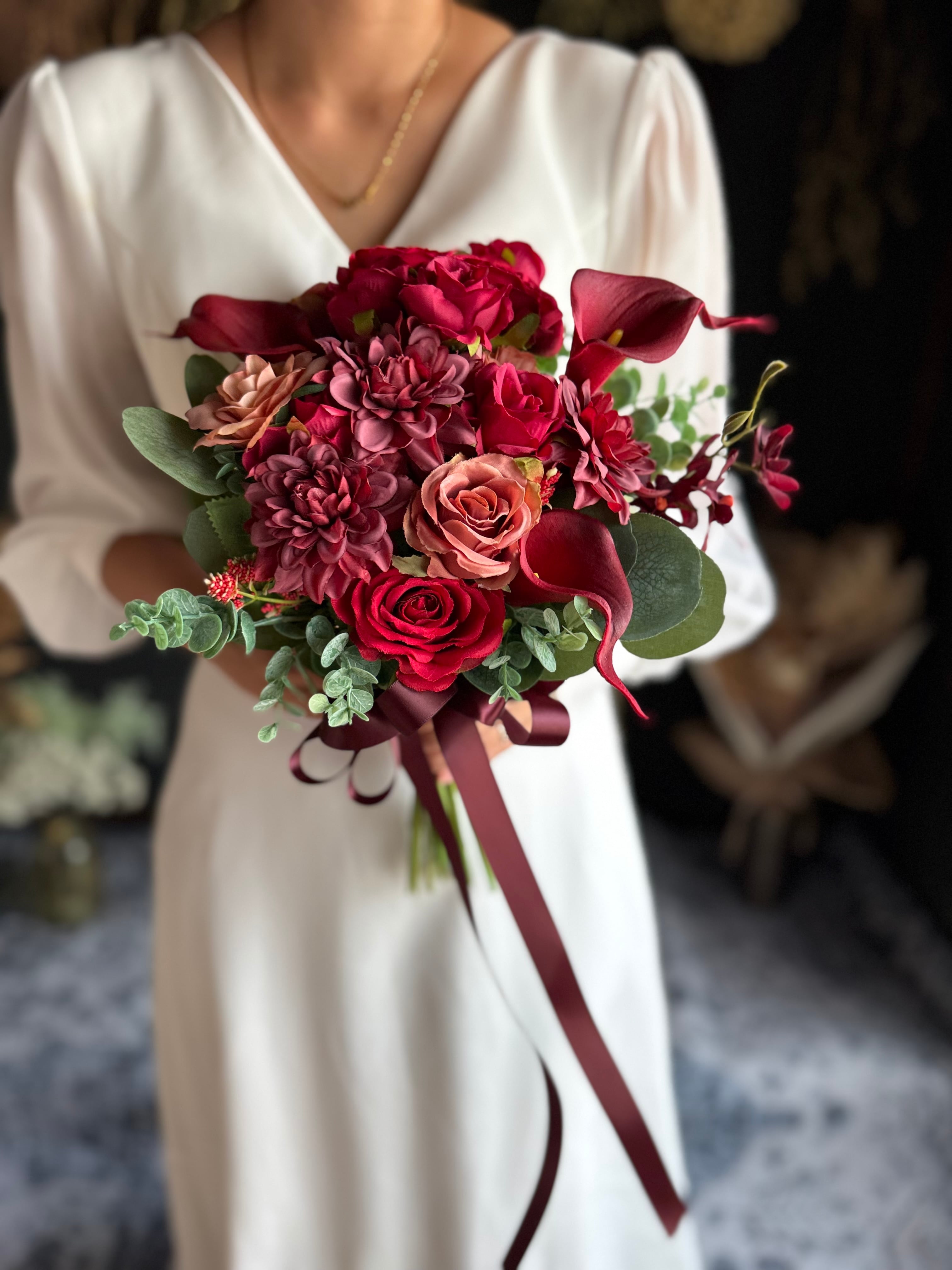 No.2626　クラッチブーケワインレッドブートニアアーティフィシャルフラワー No.2626 クラッチブーケワインレッドブートニアアーティ