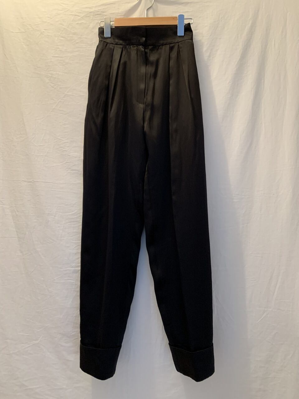 1980's Silk Tapered Silhouette Tuck Pants