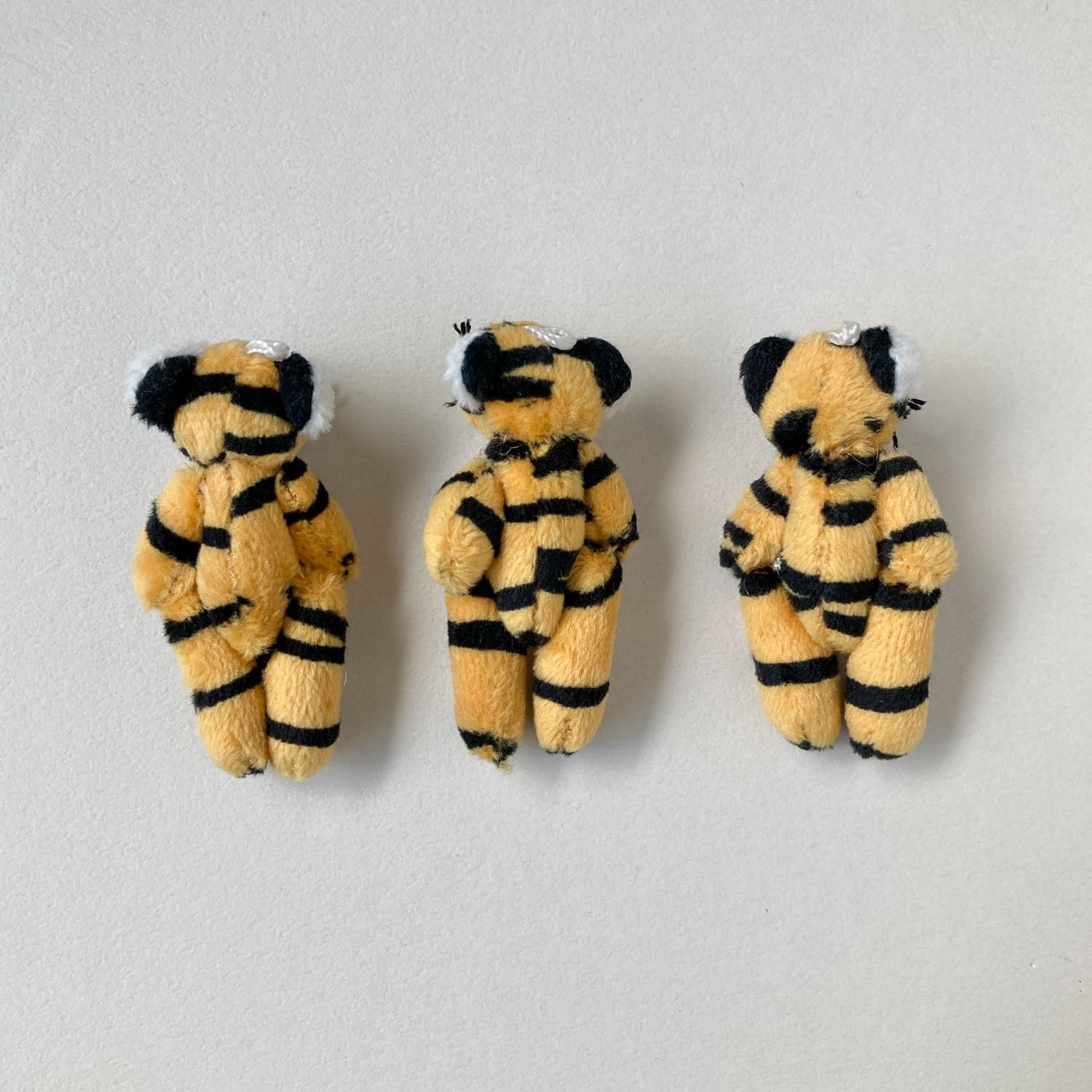 再入荷〉直立トラのぬいぐるみチャーム | Dua-アクセサリーパーツショップ