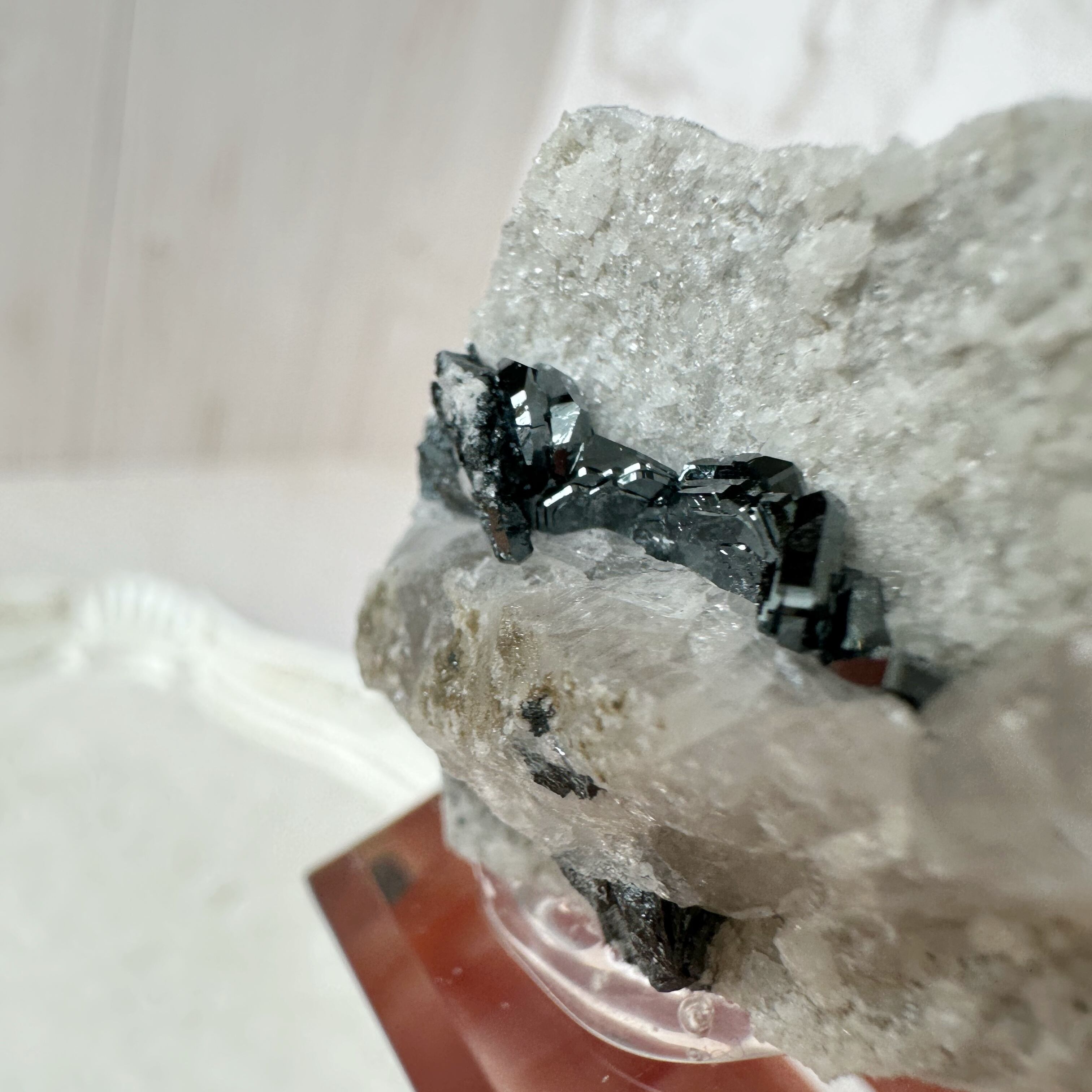 大切な存在】アイアンローズ ヘマタイトローズ オン クォーツ 赤鉄鉱