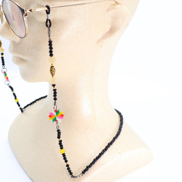 「メガネチェーン／マスクチェーン／ネックレス／ブレスレット」になる多機能アクセサリーチェーン