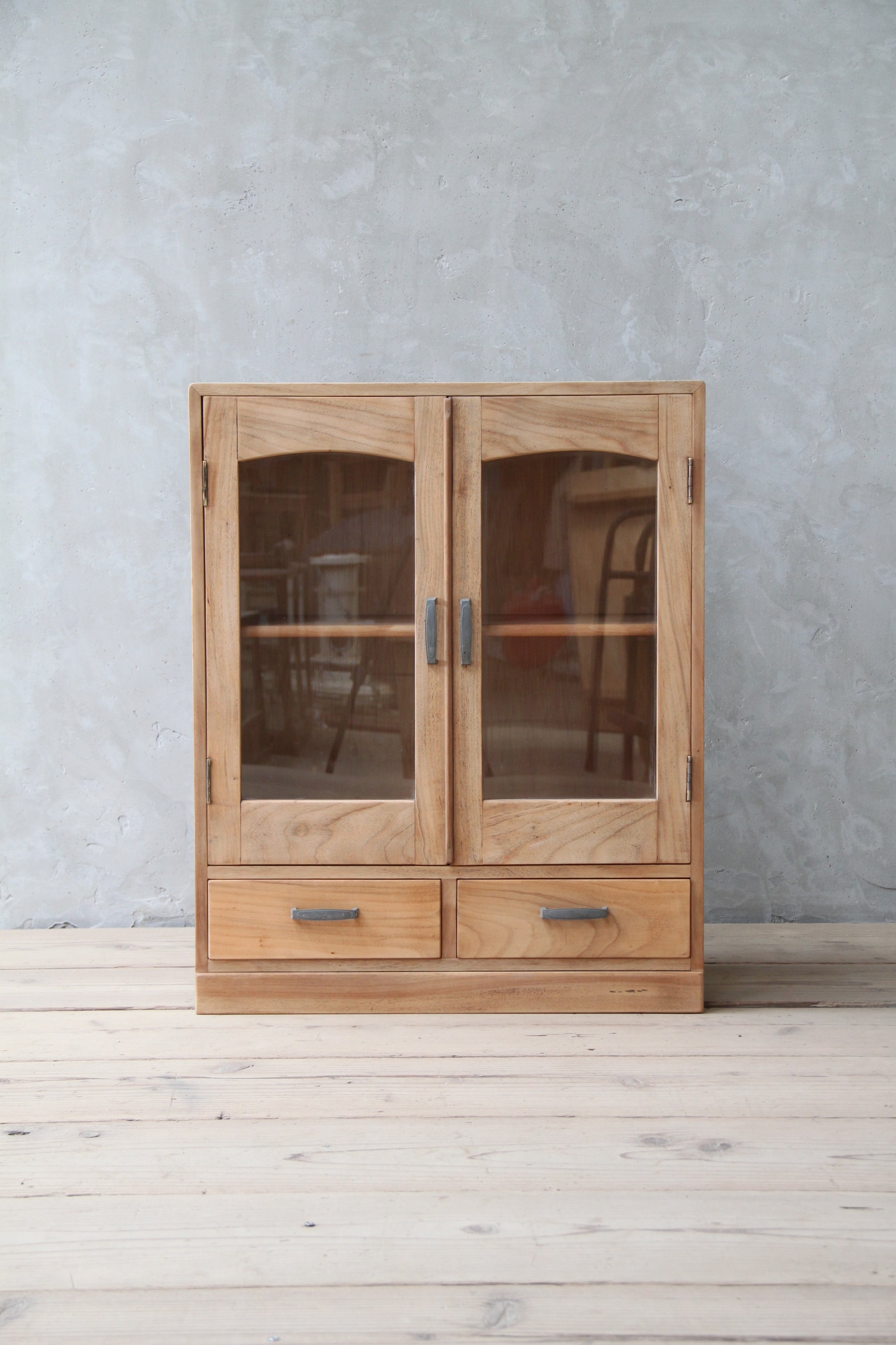 小ぶりなガラスケース 古家具/アンティーク/ガラスケース/収納/ガラス棚/本箱/古道具