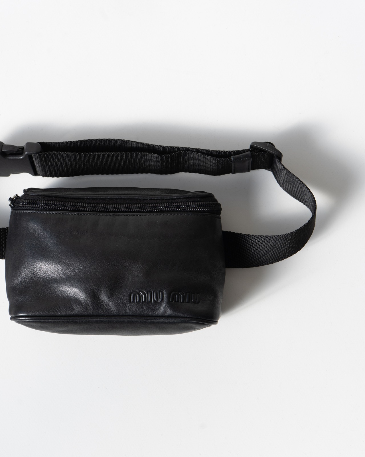 〈miu miu〉Leather Belt Bag