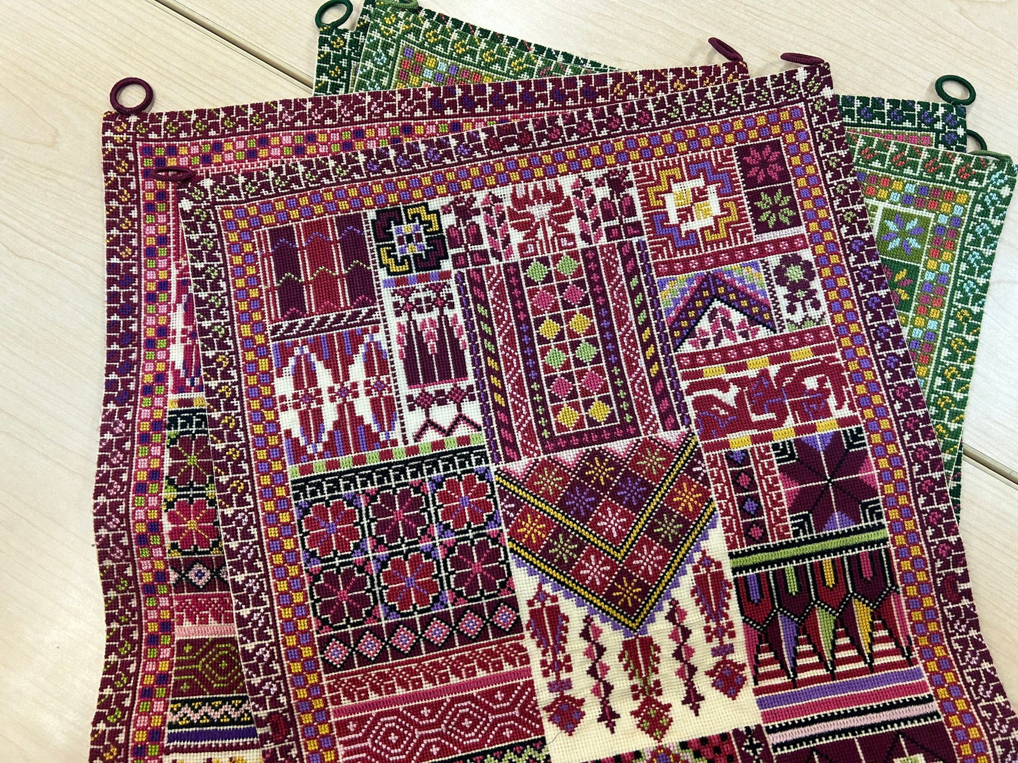 刺繍タペストリー | パレスチナ刺繍タトリーズ