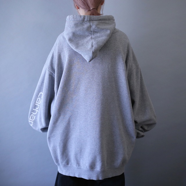 "Carhartt" sleeve logo printed super over silhouette light gray sweat parka