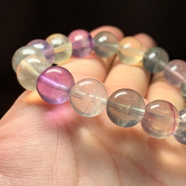 N.no4.透明度有り、珍しい色合いフローライトブレスレット