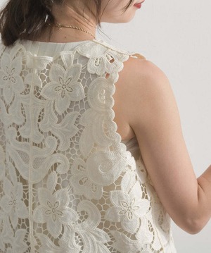 2603035 フラワーレースVネックノースリーブトップス  ivory