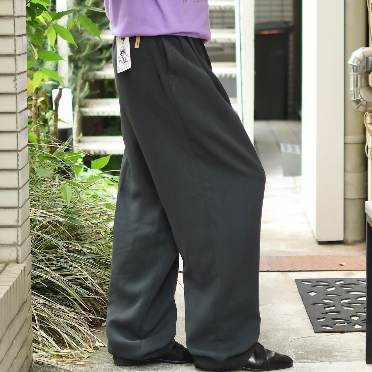 CAMLON balloon silhouette 2tuck slacks charcoal gray