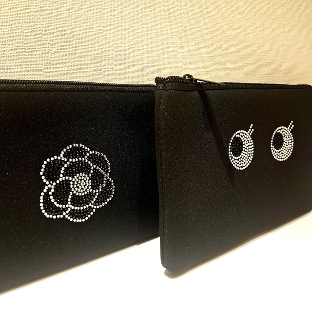 【SAMPLE SALE 】ラインストーン モチーフポーチ（ふかふかボンディング素材）