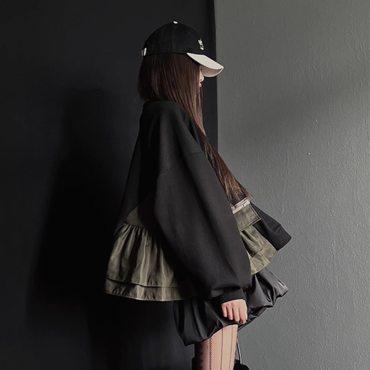 Long-sleeved sweatshirt with large pockets (ME333)