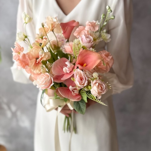 アプリコットピンク胡蝶蘭クラッチブーケ☆ブートニア