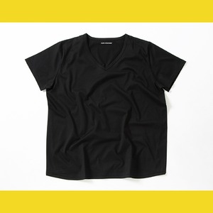 チャビー特有お腹が出ていることをカバーしてくれるTシャツ/BLACK