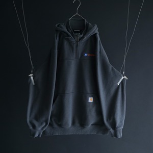 " Carhartt " over silhouette embroidery design half zip-up sweat parka