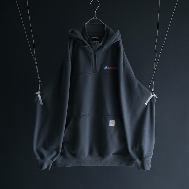 " Carhartt " over silhouette embroidery design half zip-up sweat parka