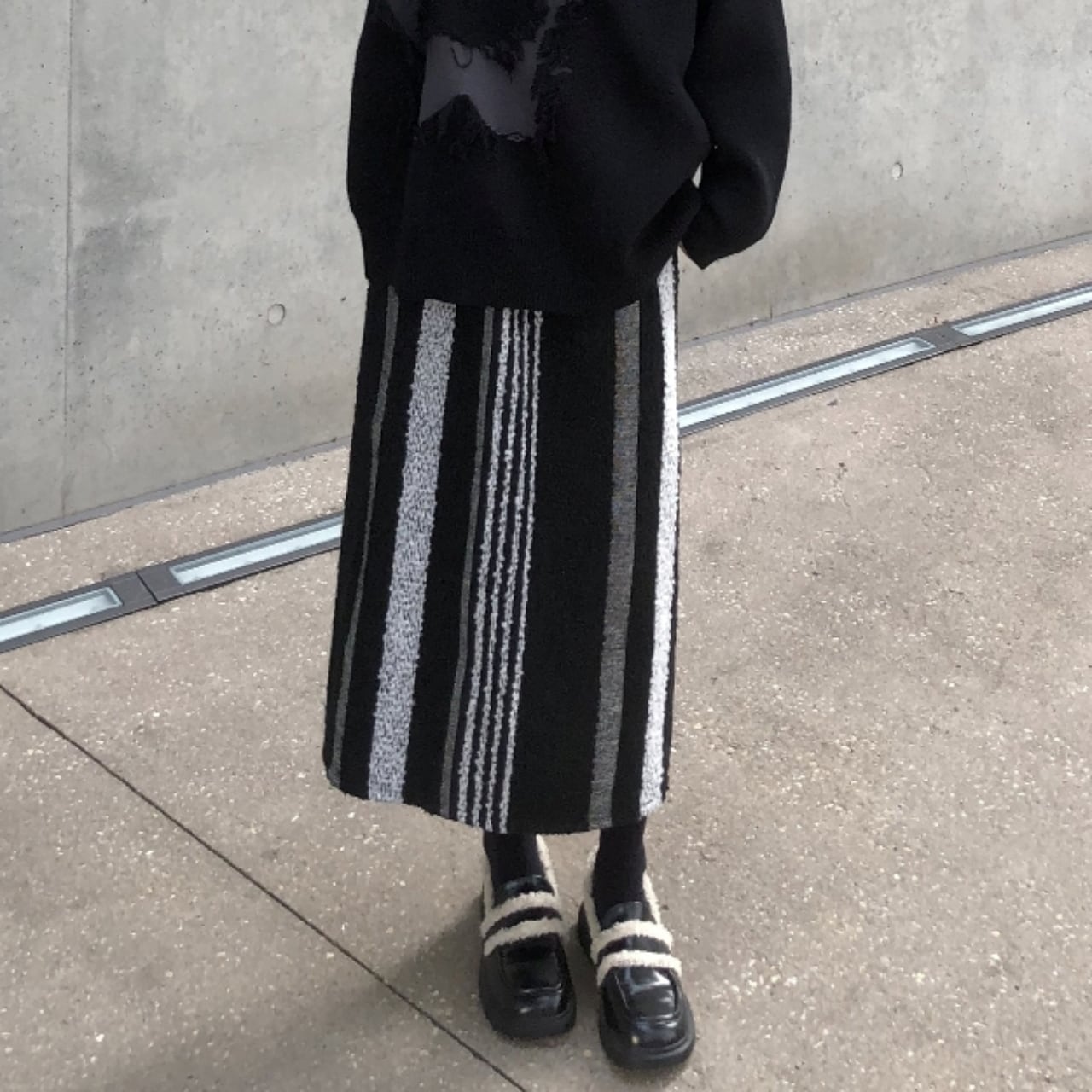 Stripe Midi-Length Knit Skirt 00942