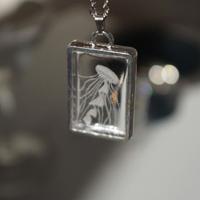 手彫りのインタリオ【海月】ペンダント 受注生産