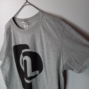 ギルダン　クルーネック　プリントTシャツ　リングスパン　ビッグロゴ　グレー　M