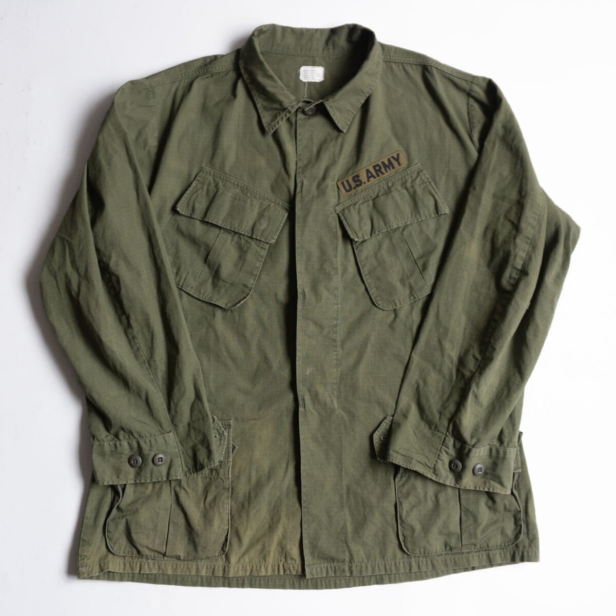 HOMME PLISSE ISSEY MIYAKE ランタンプリーツジャケット アイテムのご紹介「LANTERN」 – isseymiyake.com