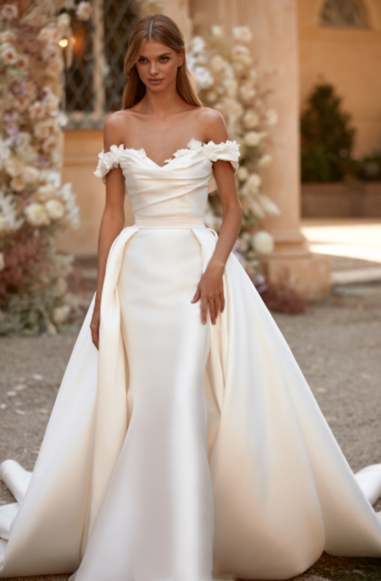 ウェディングドレス 憧れのドレス ハートネックドレス 編み上げ ロング  