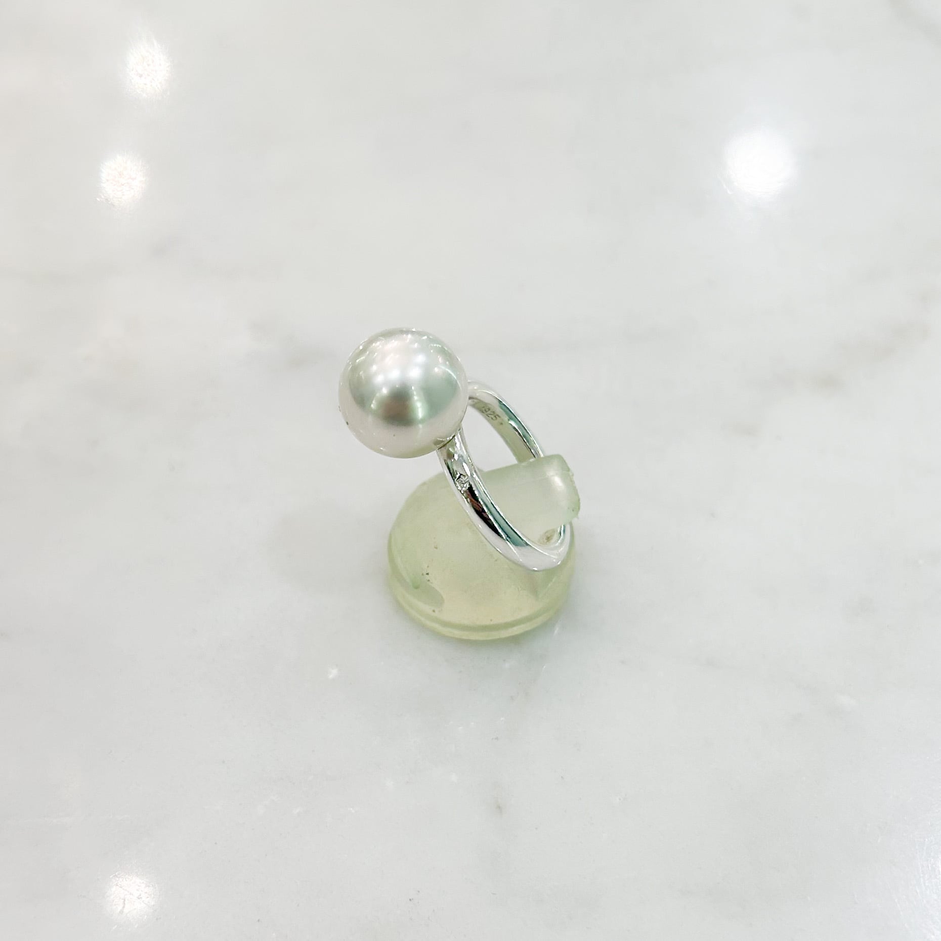 白い南洋真珠（13mmアップ）の細いシルバー台リング | Akio Mori