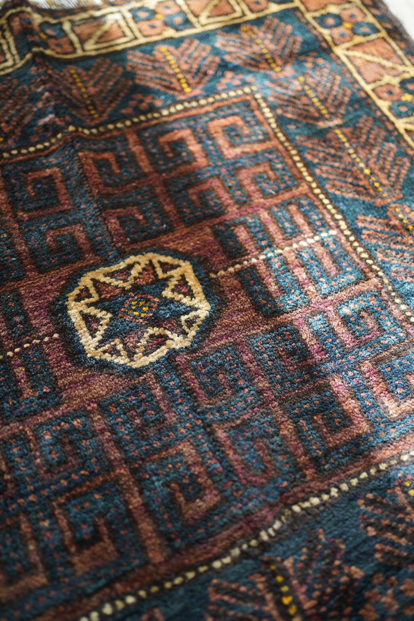 184】Vintage Afghan Baluch rug 1970's - 1980's | ヴィンテージラグ