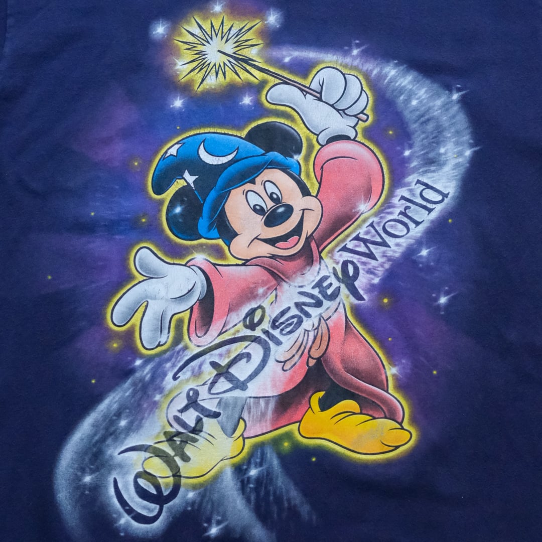 00s WDW ソーサラーミッキー ビッグ Tシャツ(ネイビー) | COMPASS