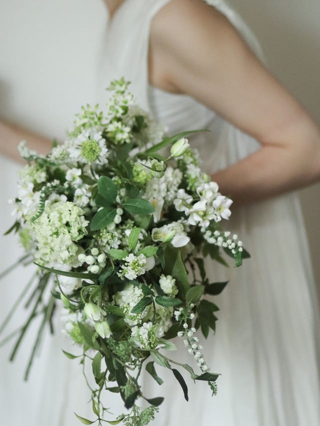 〈完成品販売ブーケ〉green natural cascade bouquet
